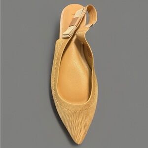 NWT Elegant Tan Women's Slingback Flats Size 8